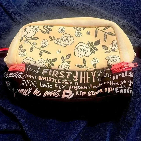 Benefit Cosmetics Bag - Picture 3 of 5